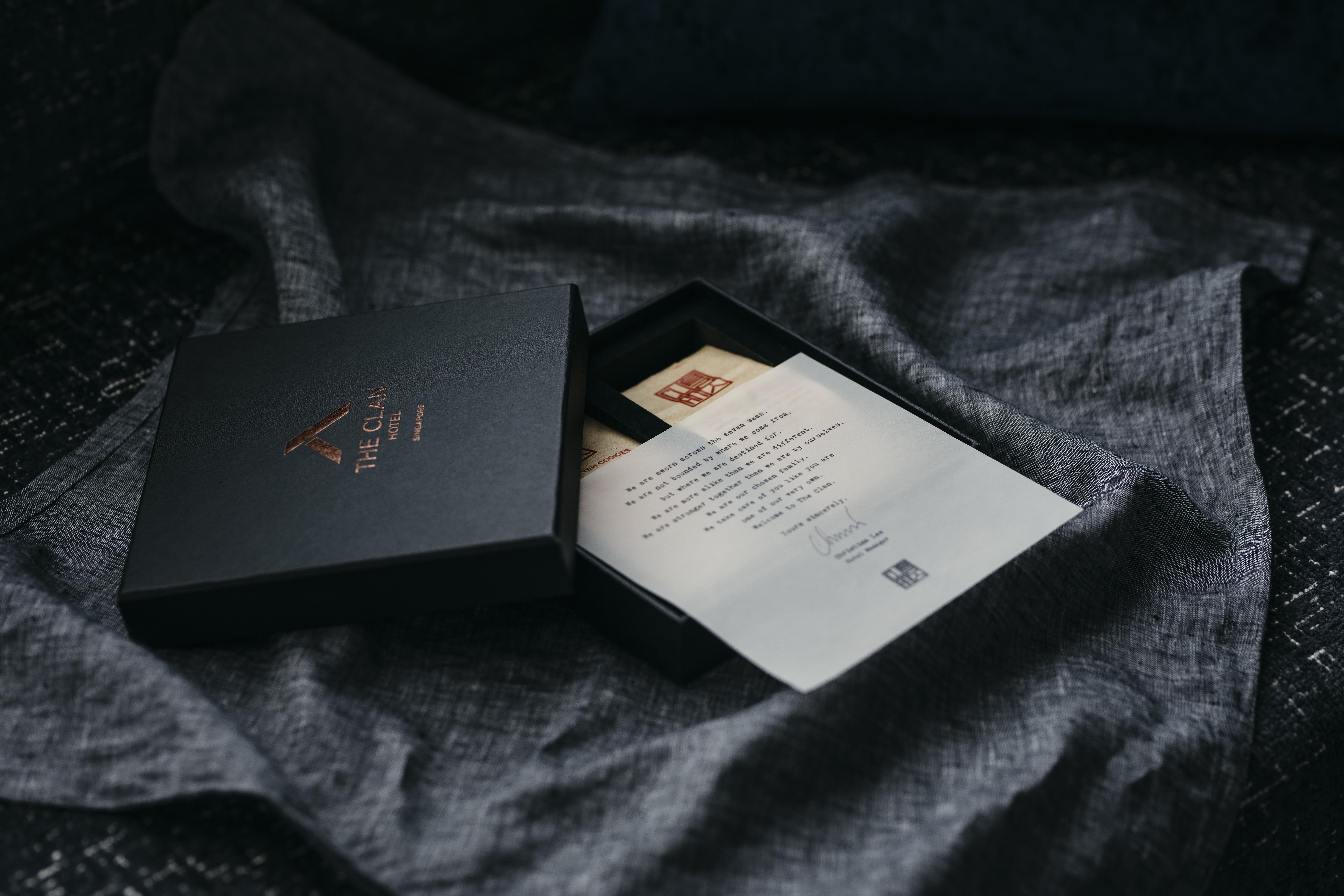 The Clan Hotel Singapore By Far East Hospitality Exterior foto The limited edition box set of the album