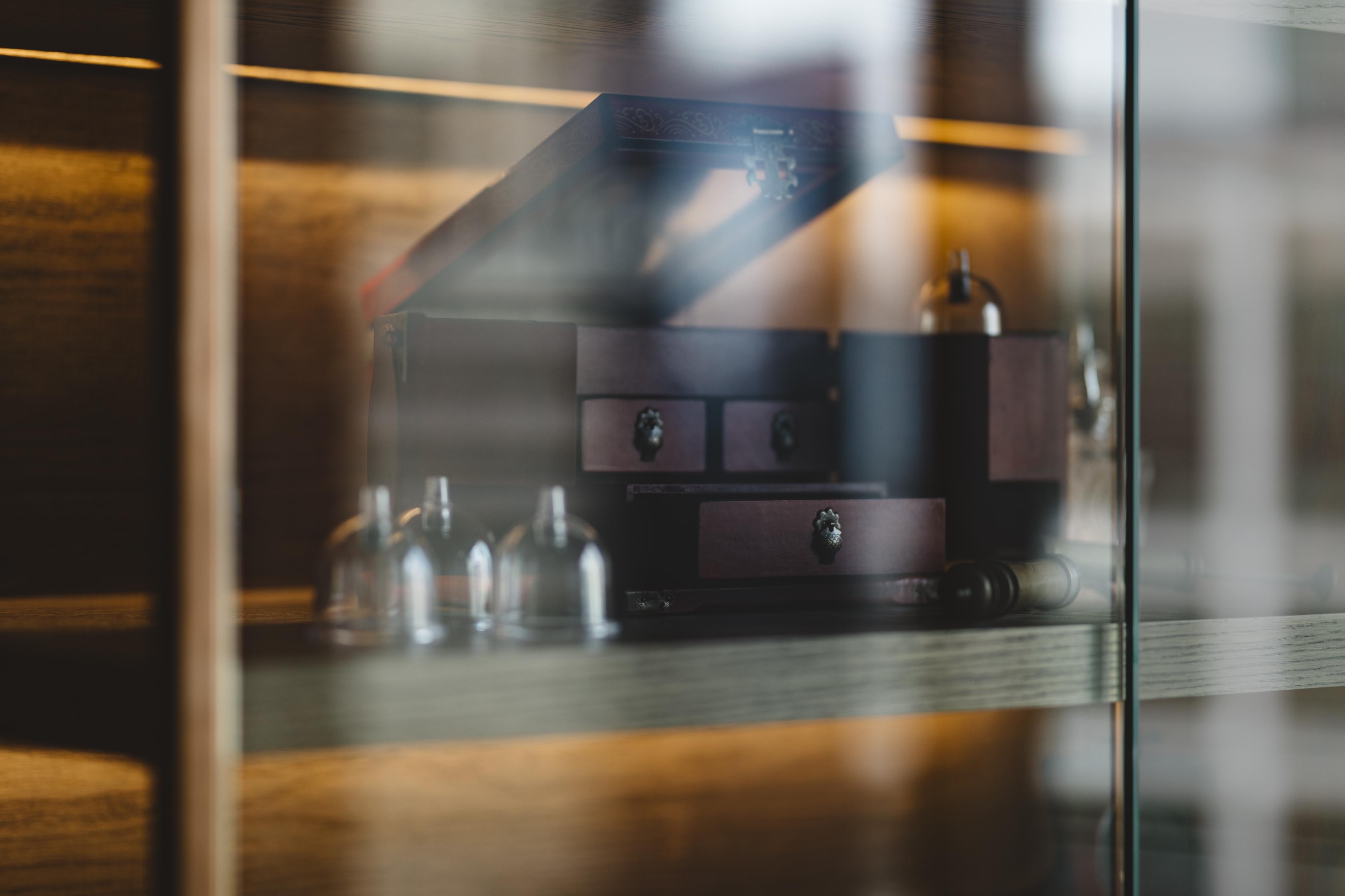 The Clan Hotel Singapore By Far East Hospitality Exterior foto A glass display case