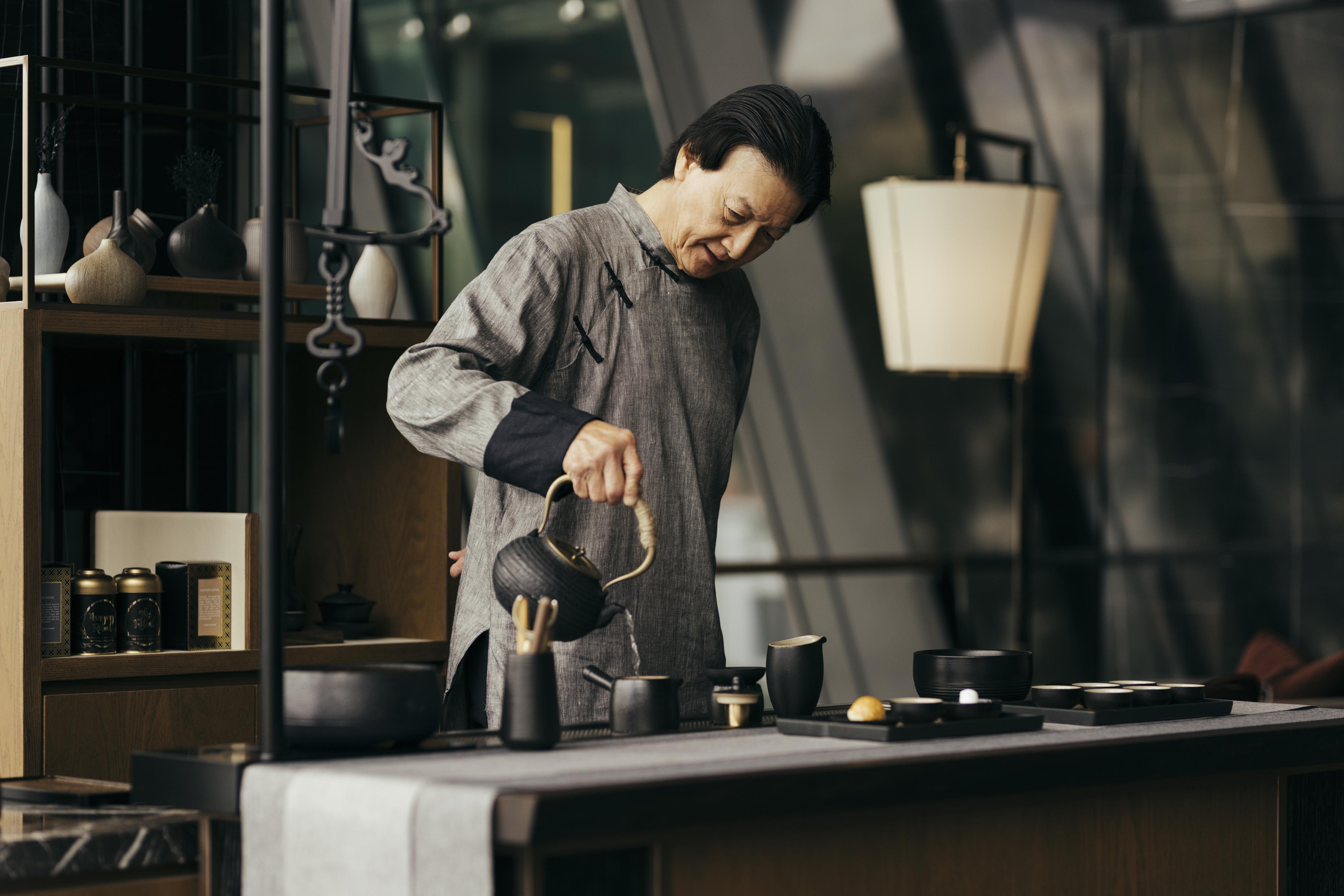 The Clan Hotel Singapore By Far East Hospitality Exterior foto A tea master at work