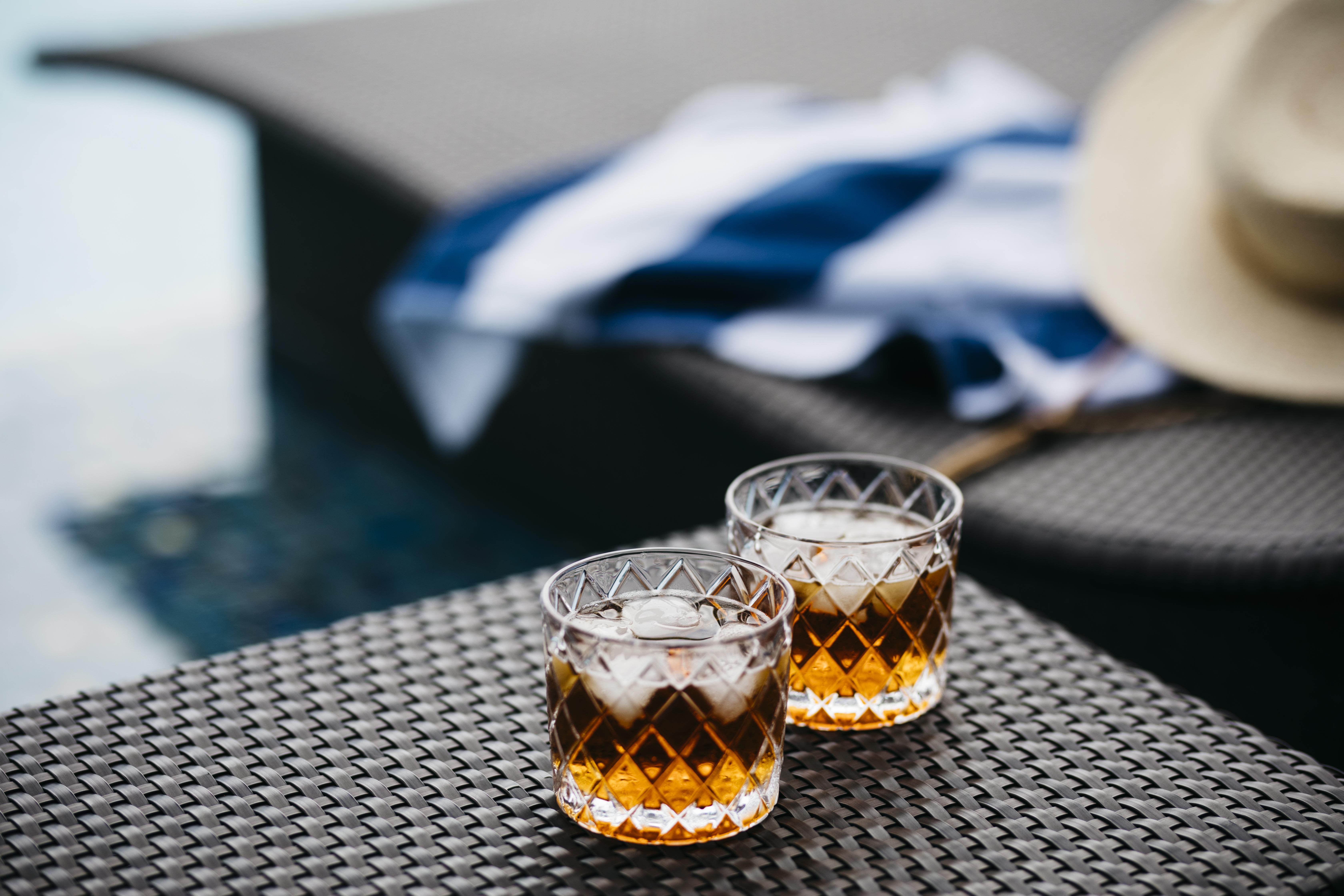 The Clan Hotel Singapore By Far East Hospitality Exterior foto Two Old Fashioned glasses